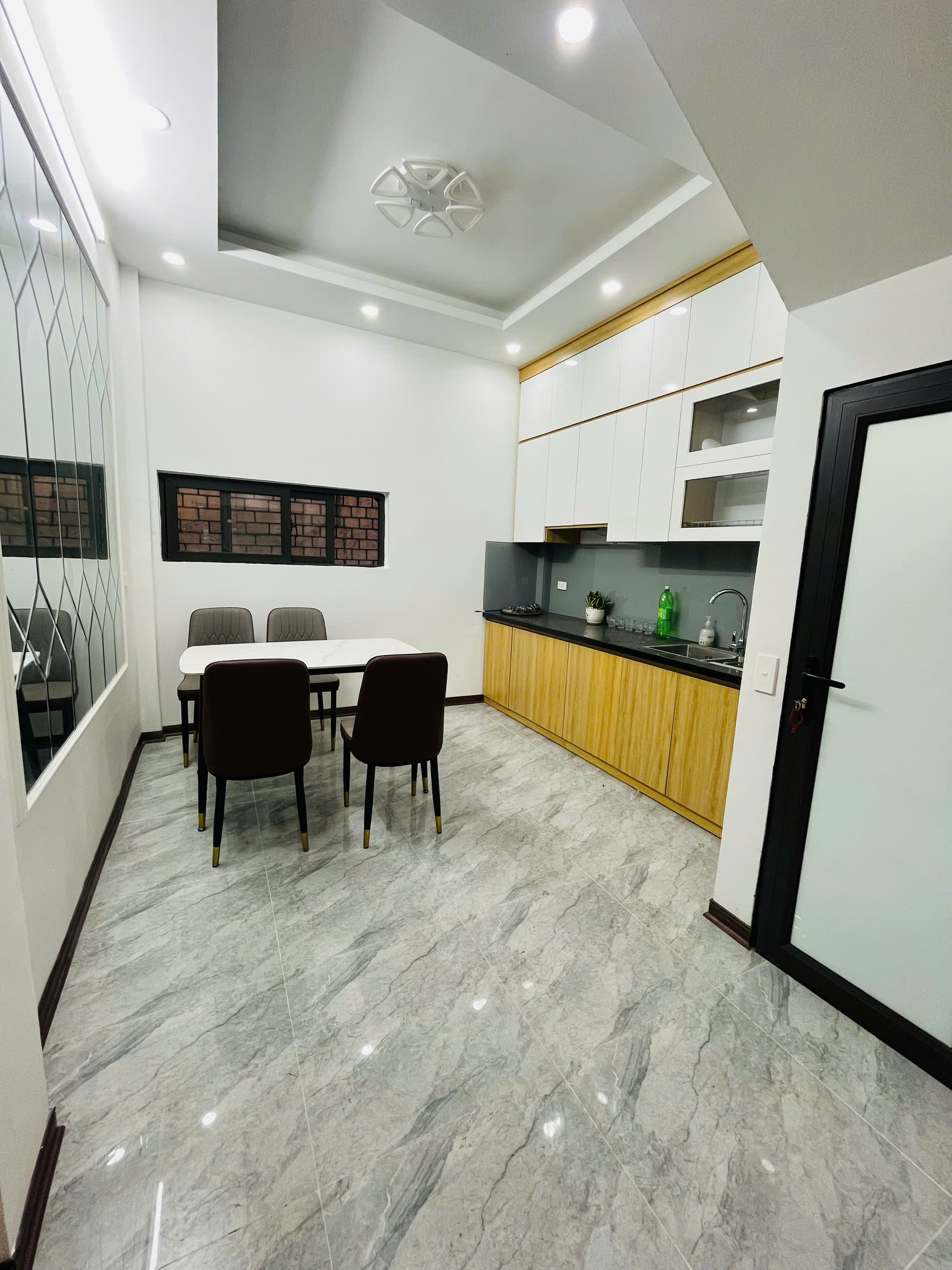 Cho thuê nhà Đại Từ Full đồ 4 tầng x 40m2, 4 ngủ, 12 Triệu Full đồ ở gia đình vào ngay - Ảnh 1